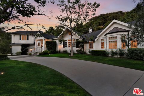 Photo of 3640 Longridge Avenue, Sherman Oaks, CA 91423 (MLS # 26704441)