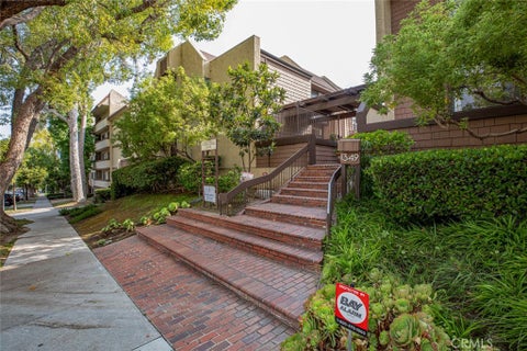 Photo of 1349 N Columbus AVE #16, Glendale, CA 91202 (MLS # GD26148437)