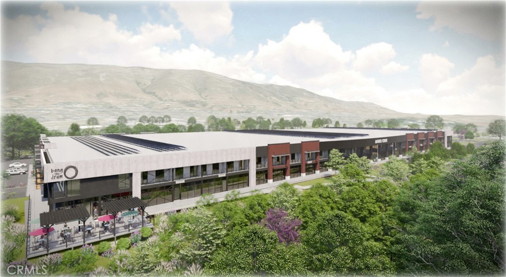 Multi-tenant office space.
Newly renovated bathrooms, lobby and common area.