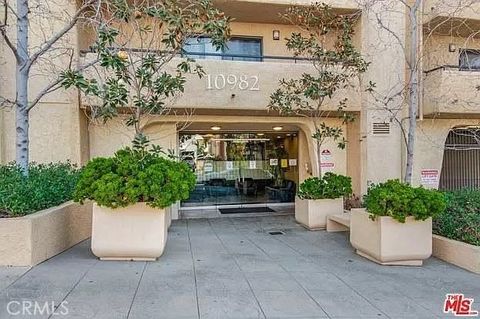 Photo of 10982 Roebling Avenue #359, Los Angeles, CA 90024 (MLS # SR25255978)