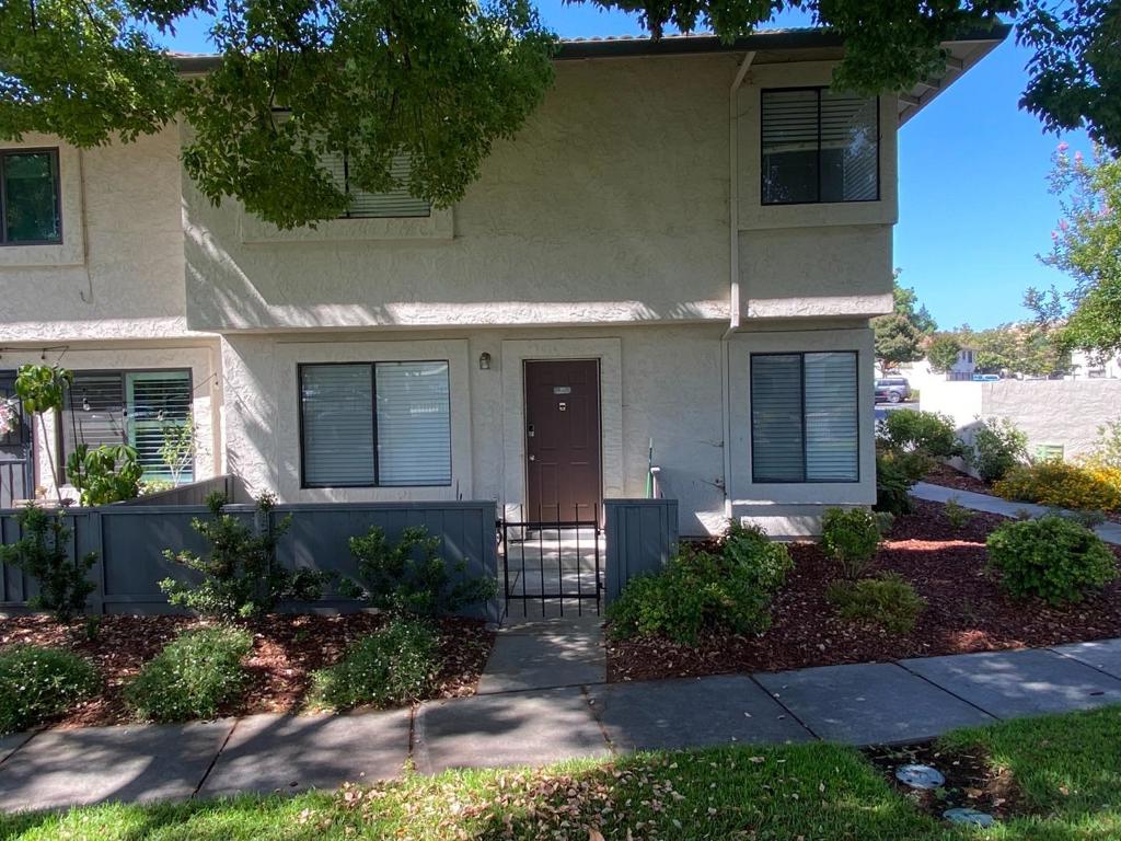 Desirable and economical end unit condo in the heart of Silicon Valley! Welcome to 171 Kenbrook Circle. This well cared for townhouse style condo offers 1164 sqft with 3 bedrooms, 1 1/2 bathrooms, freshly painted interior and a refreshed kitchen. The spacious living room and dining room allow for entertaining and relaxing with family and friends. The home has direct access to the 2 car garage which accommodates space and flexibility for vehicles, storage, or exercise equipment. The home has been updated with central heating and air conditioning to keep the house warm in the winter and cool in the summer. The front patio has an abundance of shade for outdoor enjoyment and living. The community is surrounded by lush landscaping and mature trees. It's close to shopping and provides nearby access to Capitol Expressway, VTA, 101 and 87 for easy commuting. The home is ready for you to appreciate and make it your own. Do not let this opportunity pass you by!