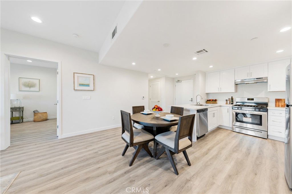 419 N Chandler Avenue 413