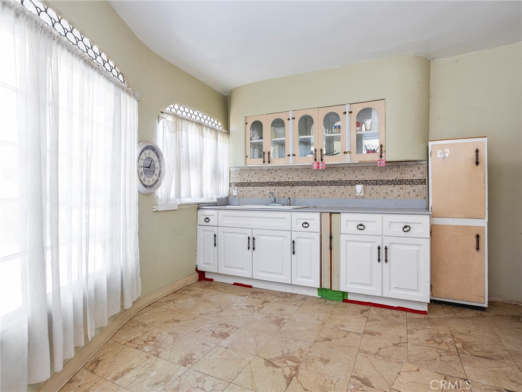 8618 La Tuna Canyon Road