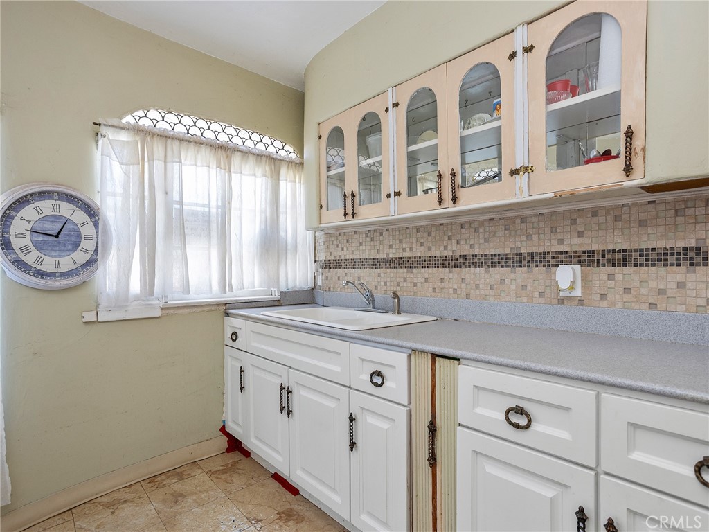 8618 La Tuna Canyon Road