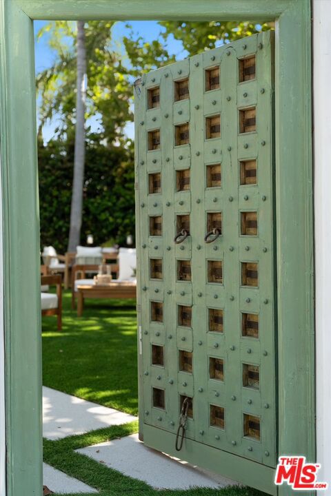 100 S La Jolla Avenue