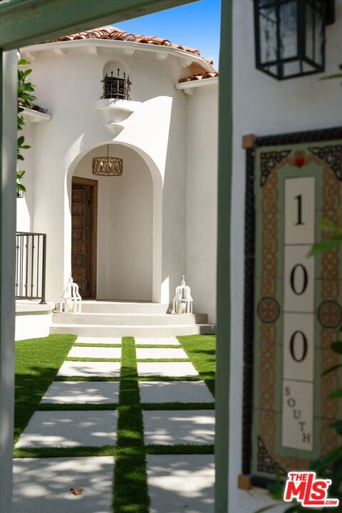 100 S La Jolla Avenue