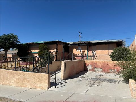 Photo of 341 S Muriel DR, Barstow, CA 92311 (MLS # HD26140647)