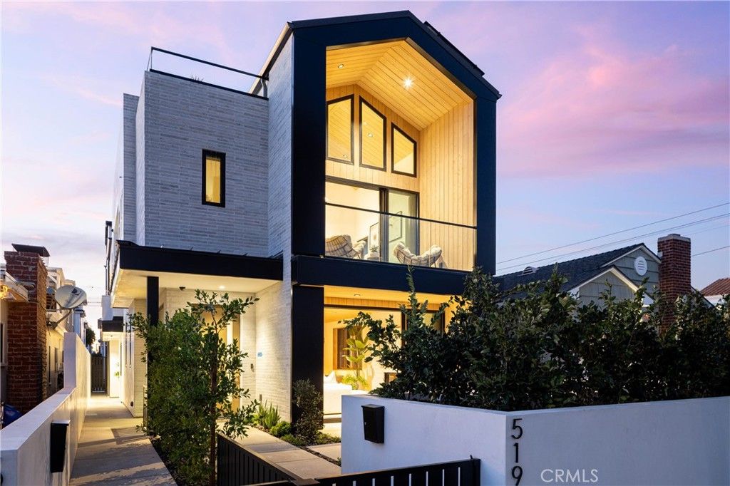 Photo of 519 Narcissus Avenue #B, Corona Del Mar, CA 92625 (MLS # OC26059383)