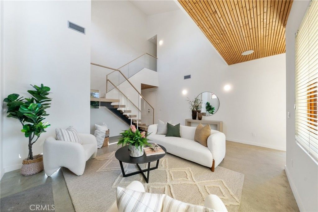 Photo of 12123 Iowa Ave, Los Angeles, CA 90025 (MLS # OC26081461)