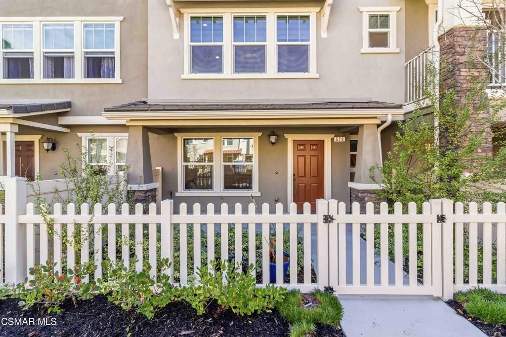 Photo of 578 Apricot Lane, Fillmore, CA 93015 (MLS # 226000813)