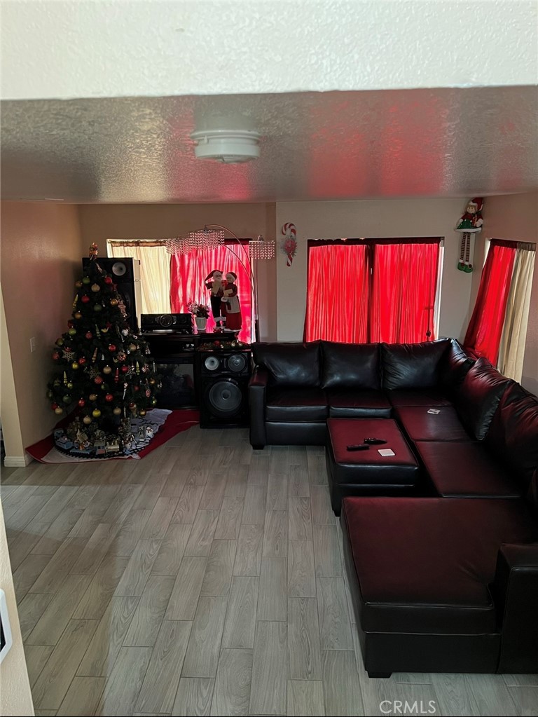 14565 Green River Road