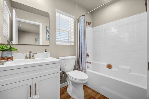 Tiny photo for 202 E 14th Street #3, Long Beach, CA 90813 (MLS # PW26225560)