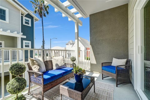 Tiny photo for 202 E 14th Street #3, Long Beach, CA 90813 (MLS # PW26225560)