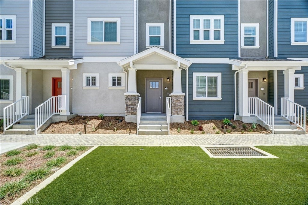 202 E 14th Street 3