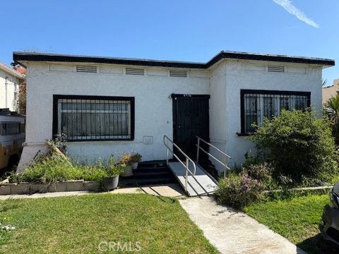 Photo of 4914 3rd Avenue, Los Angeles, CA 90043 (MLS # OC25084568)