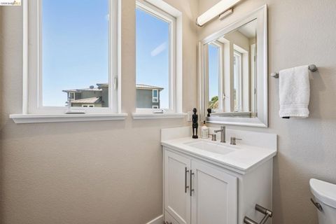 Tiny photo for 16 Sea Star Ct, Richmond, CA 94801 (MLS # 41137316)