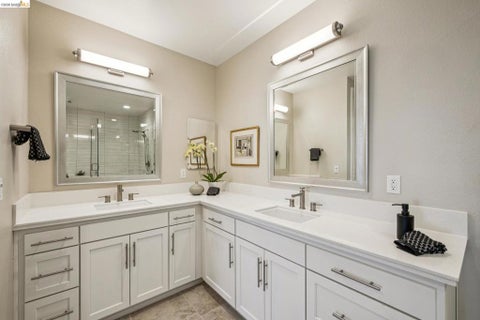 Tiny photo for 16 Sea Star Ct, Richmond, CA 94801 (MLS # 41137316)
