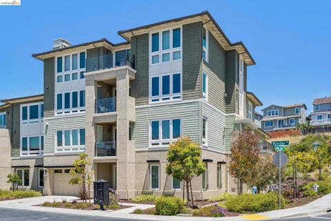 Tiny photo for 16 Sea Star Ct, Richmond, CA 94801 (MLS # 41137316)