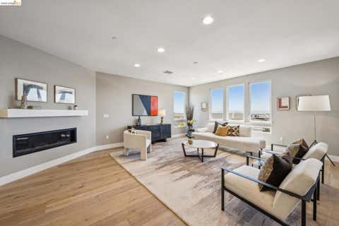 Tiny photo for 16 Sea Star Ct, Richmond, CA 94801 (MLS # 41137316)