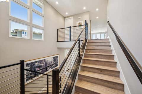 Tiny photo for 16 Sea Star Ct, Richmond, CA 94801 (MLS # 41137316)