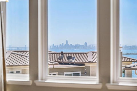 Tiny photo for 16 Sea Star Ct, Richmond, CA 94801 (MLS # 41137316)