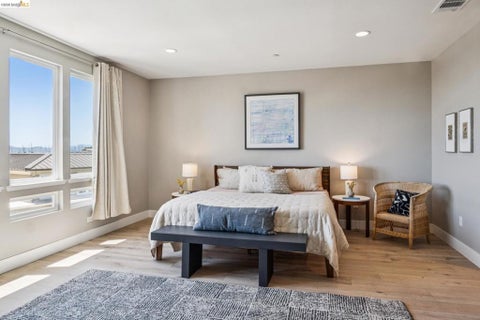 Tiny photo for 16 Sea Star Ct, Richmond, CA 94801 (MLS # 41137316)