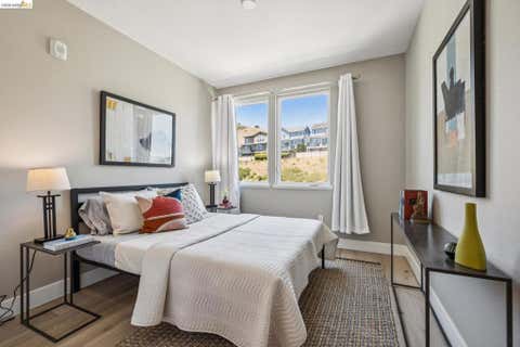 Tiny photo for 16 Sea Star Ct, Richmond, CA 94801 (MLS # 41137316)