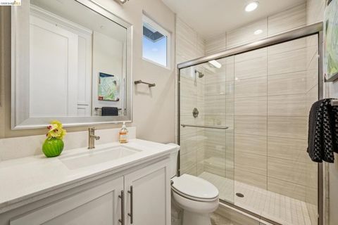 Tiny photo for 16 Sea Star Ct, Richmond, CA 94801 (MLS # 41137316)