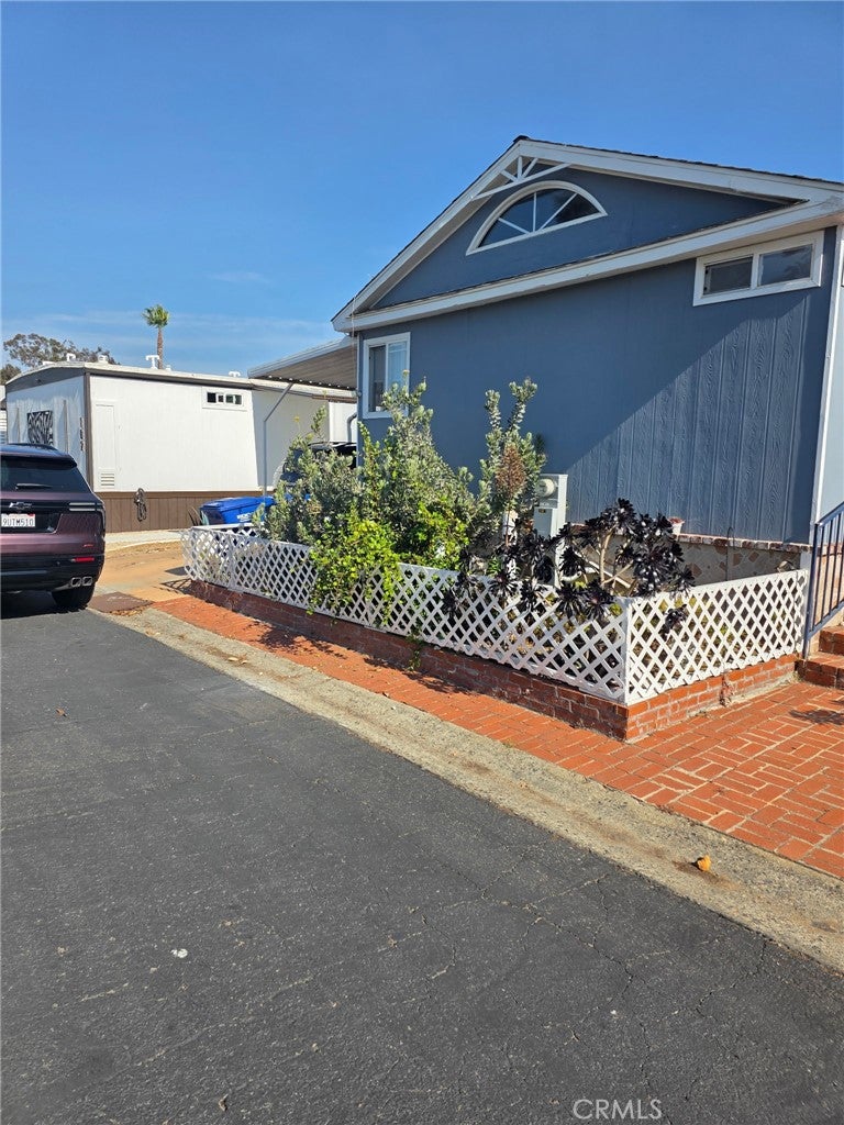 1120 E Mission Rd
