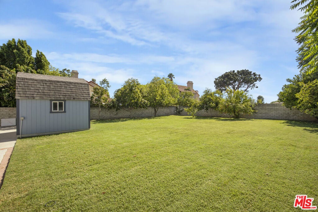 9633 Lilly Court