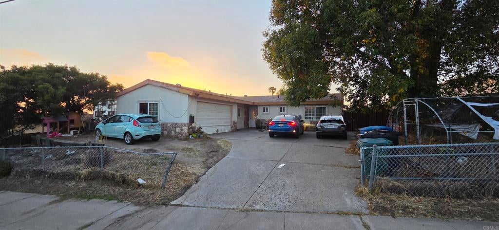 329 E Rienstra Street