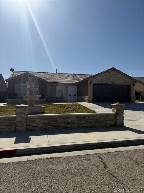 Photo of 13939 Little Park St, Victorville, CA 92394 (MLS # HD26023952)