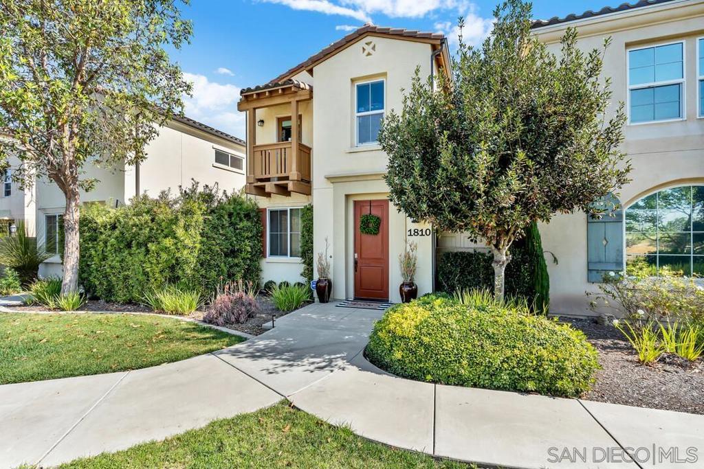 1810 Casa Morro St