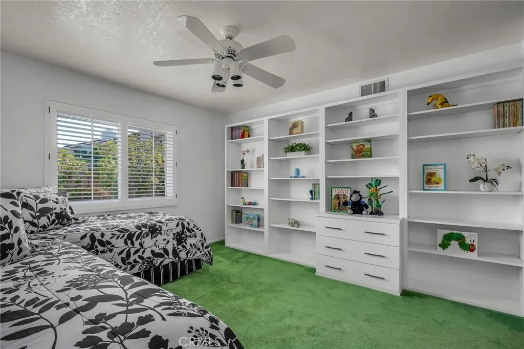 West Hills, California 91307, United States, 4 Bedrooms Bedrooms, ,3 BathroomsBathrooms,Residential,Active,241884