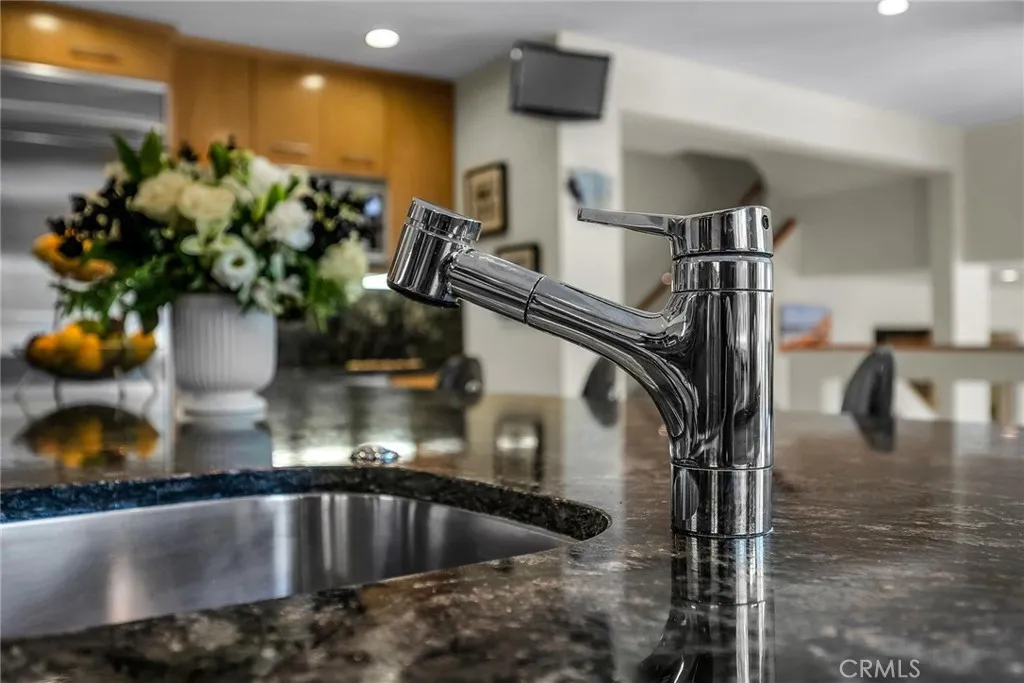 West Hills, California 91307, United States, 4 Bedrooms Bedrooms, ,3 BathroomsBathrooms,Residential,Active,241884