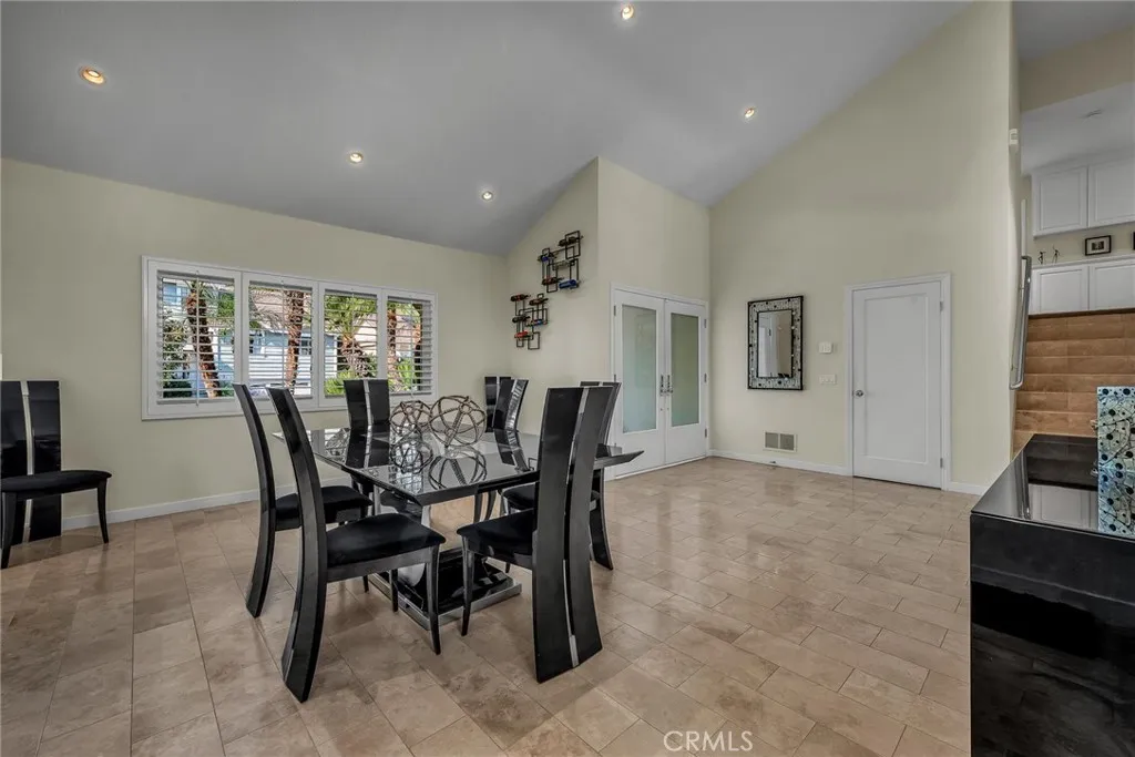 West Hills, California 91307, United States, 4 Bedrooms Bedrooms, ,3 BathroomsBathrooms,Residential,Active,241884