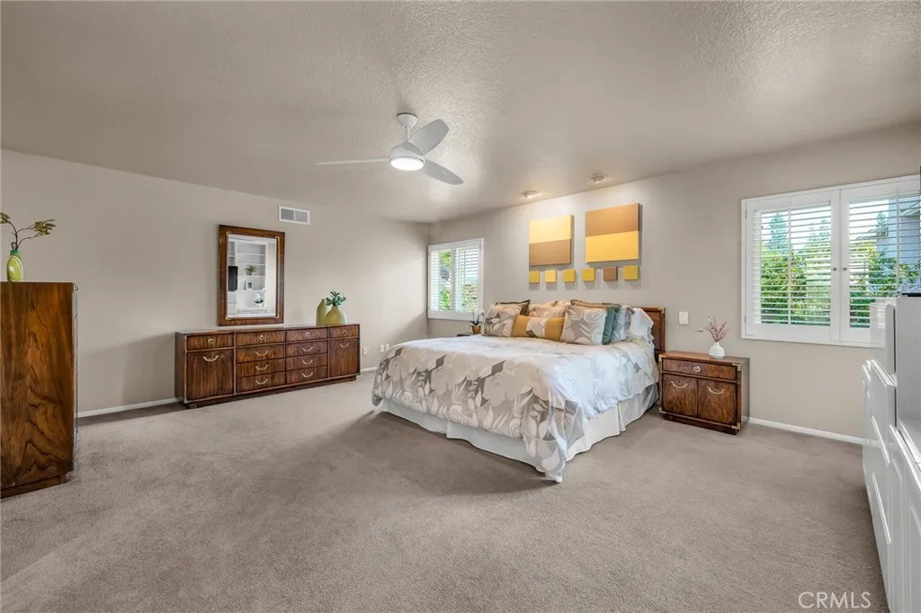 West Hills, California 91307, United States, 4 Bedrooms Bedrooms, ,3 BathroomsBathrooms,Residential,Active,241884