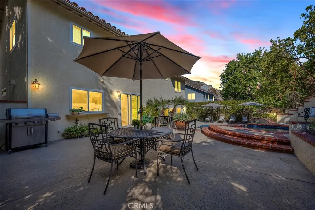 West Hills, California 91307, United States, 4 Bedrooms Bedrooms, ,3 BathroomsBathrooms,Residential,Active,241884