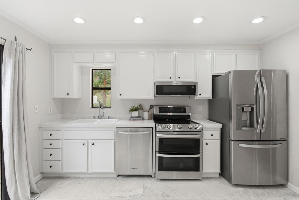 2740 Ariane Drive 160