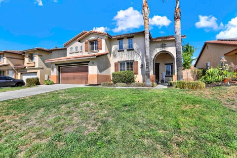 Photo of 40865 Robards Way, Murrieta, CA 92562 (MLS # NDP2608091)