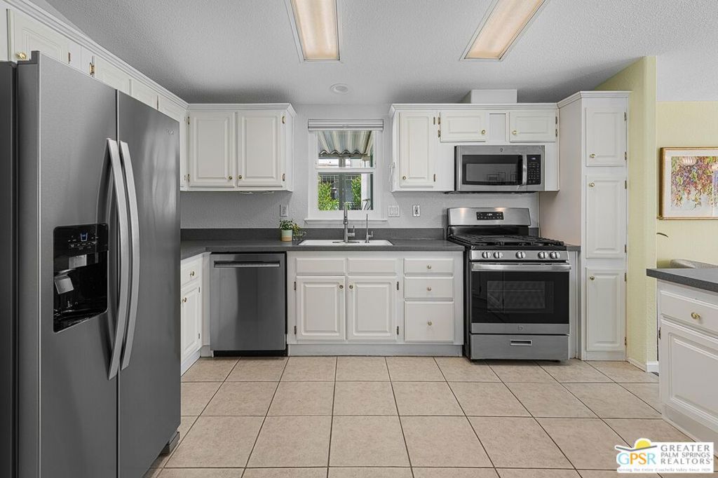 The Canyon - Manufactured In Park