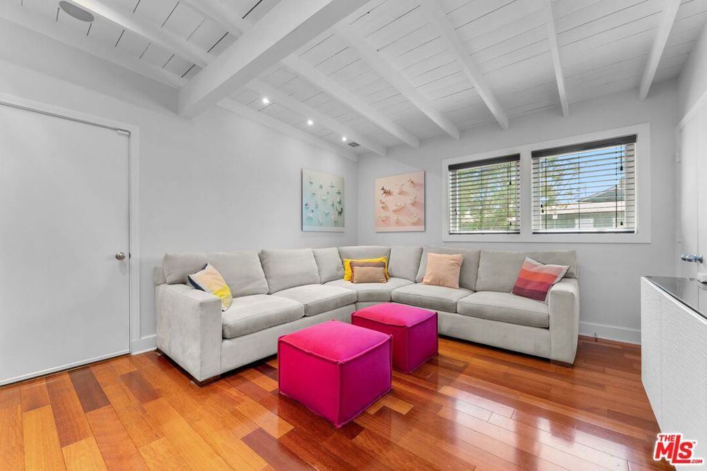 Photo of 11376 Matteson Avenue, Los Angeles, CA 90066 (MLS # 26839495)