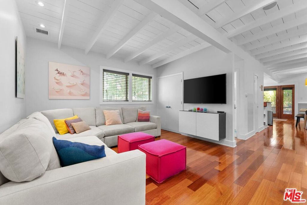 Photo of 11376 Matteson Avenue, Los Angeles, CA 90066 (MLS # 26839495)