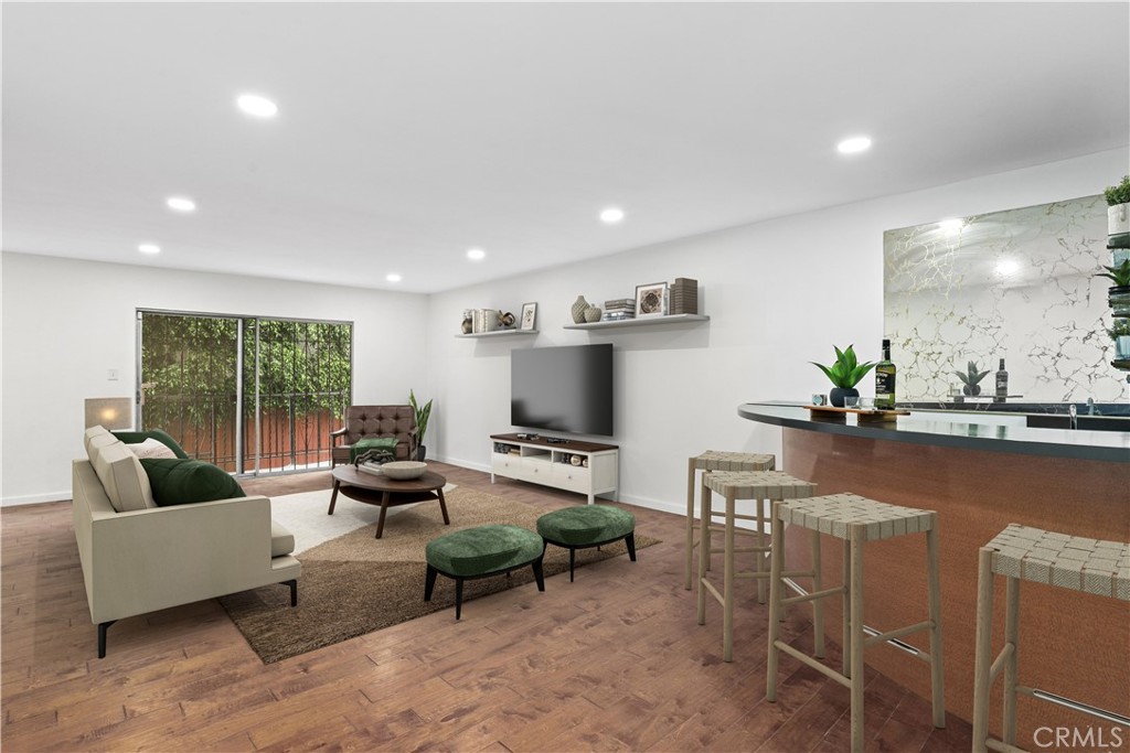 1045 N Kings Road 105