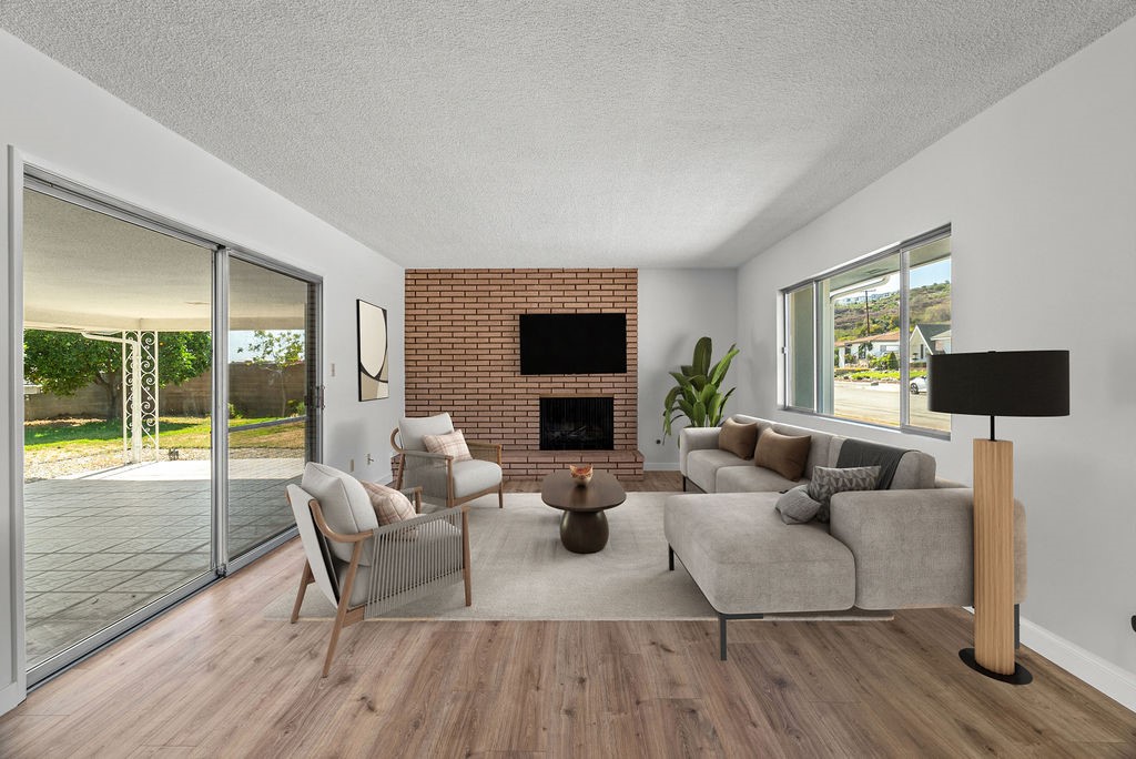 511 E Los Amigos Avenue