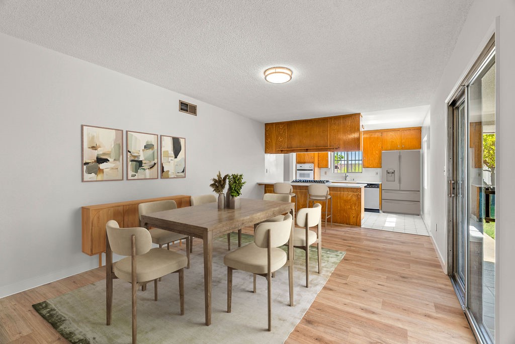 511 E Los Amigos Avenue