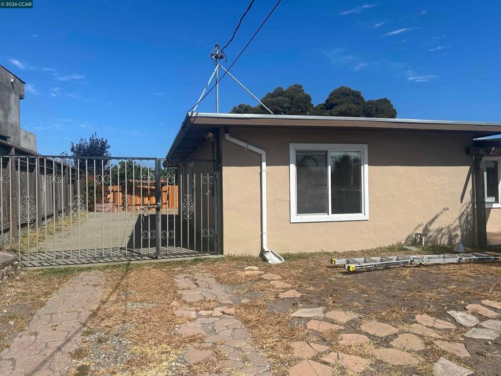 1075 Rachel Rd