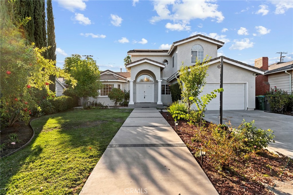323 Santa Rosa