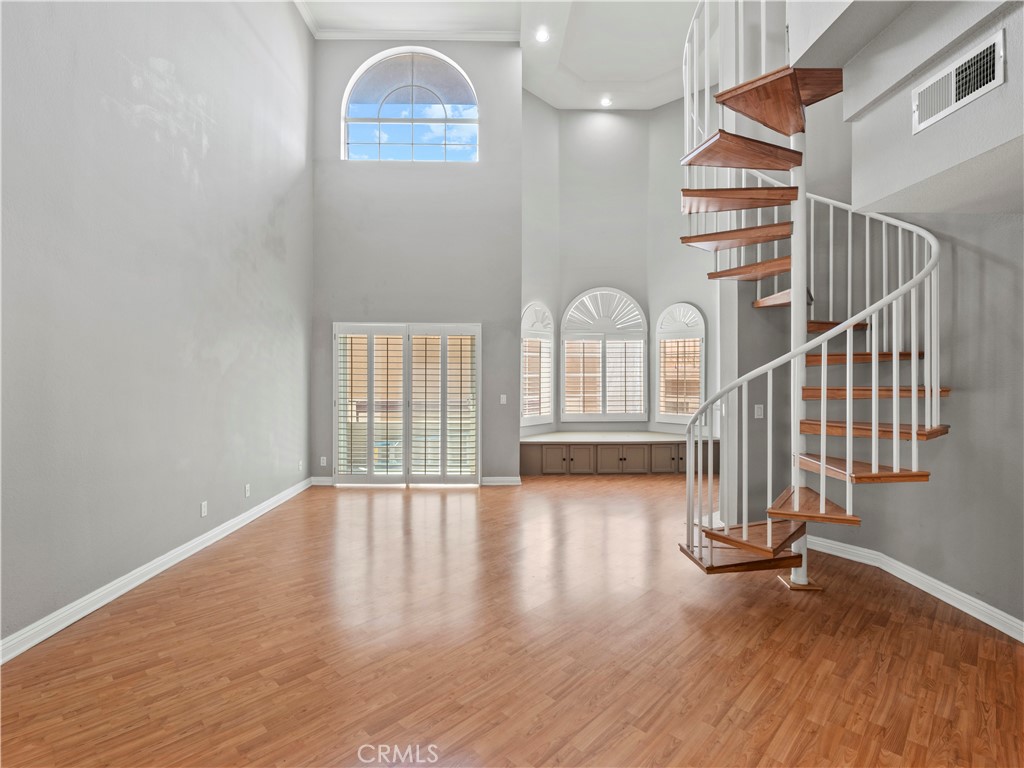 4301 Fulton Avenue 303