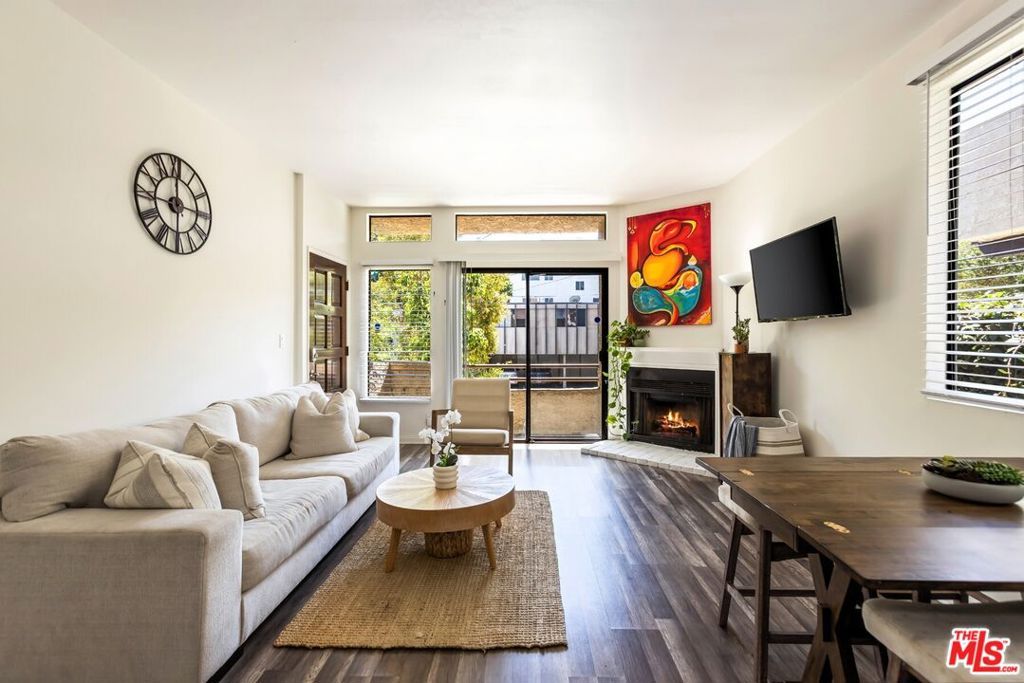 Photo of 12007 Rochester Avenue #1, Los Angeles, CA 90025 (MLS # 26634071)